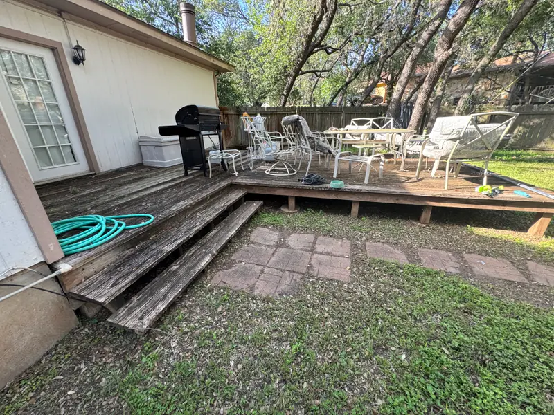 Second angle on the San Marcos backyard deck before removal